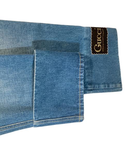 GUCCI（グッチ）GUCCI (グッチ) 20SS ロゴパッチウォッシュドフレアデニムパンツ　624242 XDA4I インディゴ サイズ:32の古着・服飾アイテム