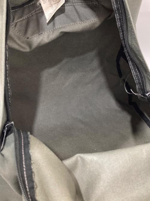 COMME des GARCONS HOMME PLUS（コムデギャルソンオムプリュス）COMME des GARCONS HOMME PLUS (コムデギャルソンオムプリュス) DAY PACK PZ-K 204 カーキの古着・服飾アイテム