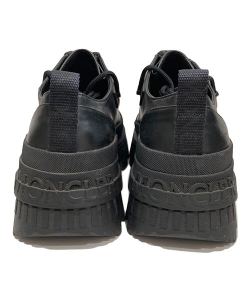 MONCLER（モンクレール）MONCLER (モンクレール) MON WALLABEE / モン・ワラビー　G209A4D70100019A ブラック サイズ:42の古着・服飾アイテム