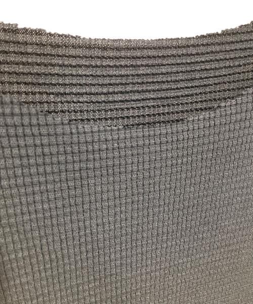 me ISSEY MIYAKE（ミーイッセイ ミヤケ）me ISSEY MIYAKE (ミーイッセイ ミヤケ) ノースリーブトップス　NO SLEEVE TOPS　MI43KK387 ブラック サイズ:FREEの古着・服飾アイテム
