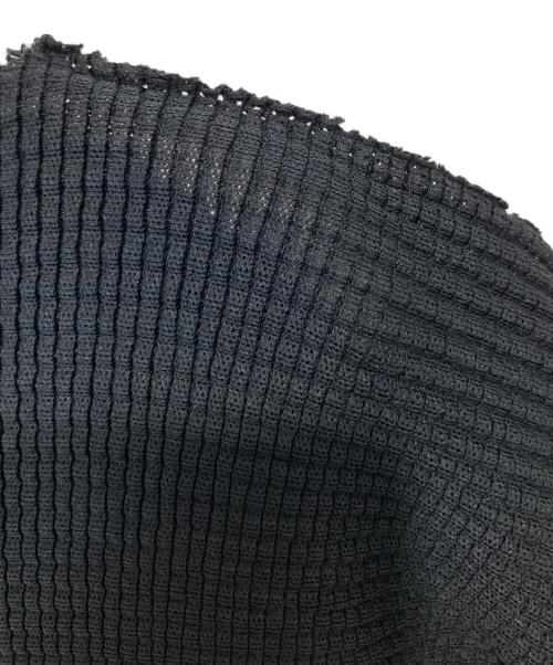 me ISSEY MIYAKE（ミーイッセイ ミヤケ）me ISSEY MIYAKE (ミーイッセイ ミヤケ) ノースリーブトップス　NO SLEEVE TOPS　MI43KK387 ブラック サイズ:FREEの古着・服飾アイテム