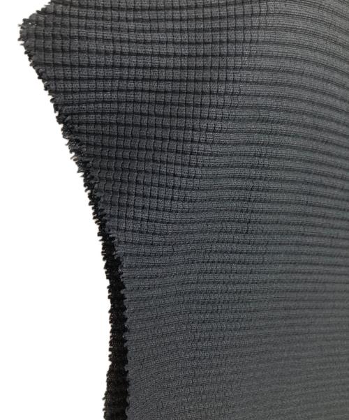me ISSEY MIYAKE（ミーイッセイ ミヤケ）me ISSEY MIYAKE (ミーイッセイ ミヤケ) ノースリーブトップス　NO SLEEVE TOPS　MI43KK387 ブラック サイズ:FREEの古着・服飾アイテム