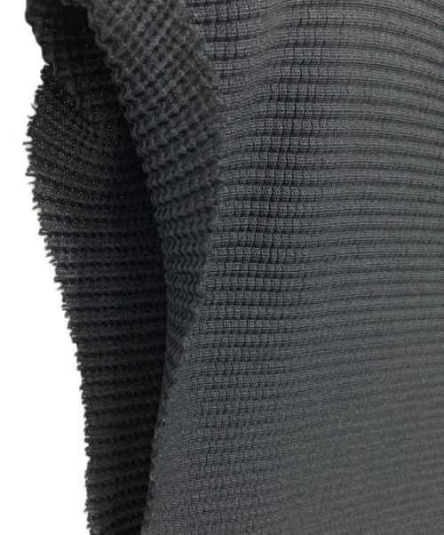 me ISSEY MIYAKE（ミーイッセイ ミヤケ）me ISSEY MIYAKE (ミーイッセイ ミヤケ) ノースリーブトップス　NO SLEEVE TOPS　MI43KK387 ブラック サイズ:FREEの古着・服飾アイテム