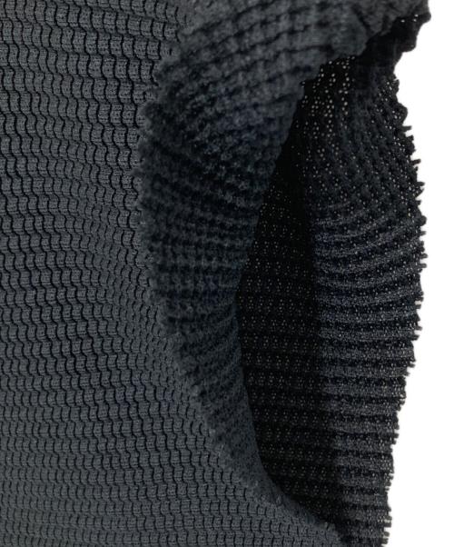 me ISSEY MIYAKE（ミーイッセイ ミヤケ）me ISSEY MIYAKE (ミーイッセイ ミヤケ) ノースリーブトップス　NO SLEEVE TOPS　MI43KK387 ブラック サイズ:FREEの古着・服飾アイテム
