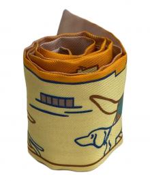 HERMES（エルメス）の古着「パリジャンの犬 スカーフ」｜イエロー