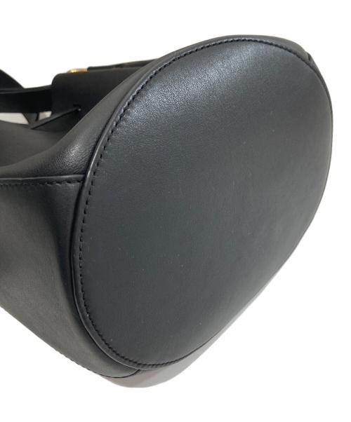 J&M DAVIDSON（ジェイ＆エム デヴィッドソン）J&M DAVIDSON (ジェイ＆エム デヴィッドソン) ポピー 巾着 2WAYショルダーバッグ ブラックの古着・服飾アイテム