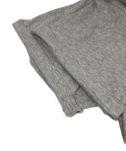 MM6 Maison Margiela（エムエムシックスメゾンマルジェラ）MM6 Maison Margiela (エムエムシックスメゾンマルジェラ) クロップドTシャツ　S52GC0168 グレー サイズ:Mの古着・服飾アイテム