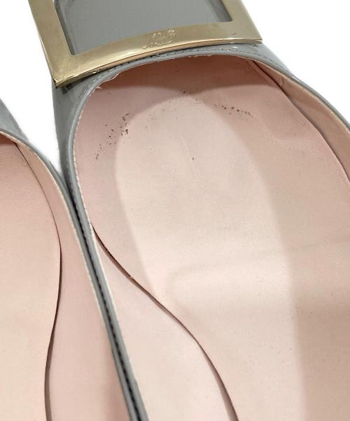 Roger Vivier（ロジェ ヴィヴィエ）Roger Vivier (ロジェ ヴィヴィエ) トランペット パテントレザー バレリーナ グレー サイズ:37の古着・服飾アイテム