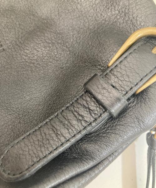 MIU MIU（ミュウミュウ）MIU MIU (ミュウミュウ) ロゴ型押し レザー ミニハンドバッグ　127044V ブラックの古着・服飾アイテム