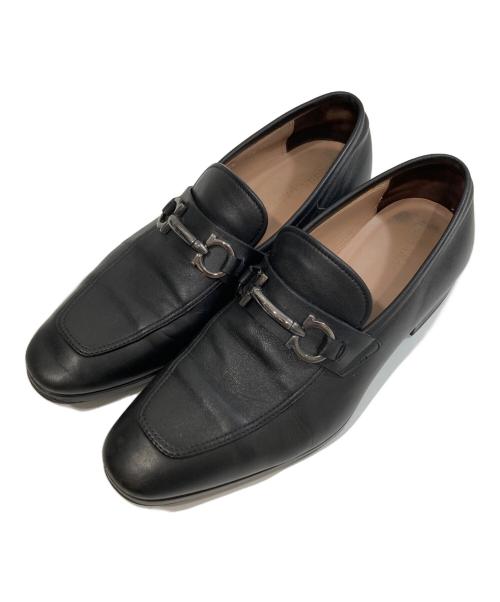 Salvatore Ferragamo（サルヴァトーレ フェラガモ）Salvatore Ferragamo (サルヴァトーレ フェラガモ) ガンチーニモカシンローファー ブラック サイズ:７1/2 EEの古着・服飾アイテム