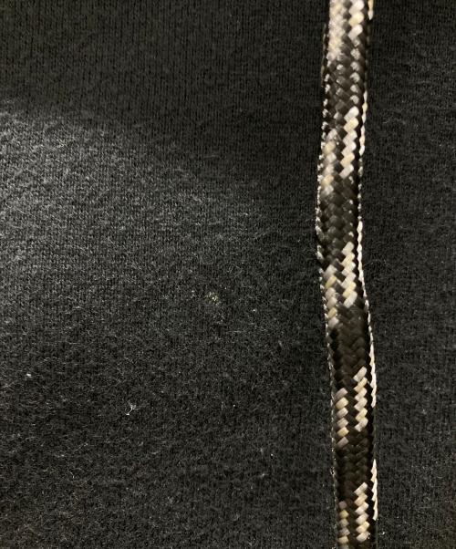 WHITE MOUNTAINEERING（ホワイトマウンテ二アニング）WHITE MOUNTAINEERING (ホワイトマウンテ二アニング) SIDE SNAP BUTTON HOODIE ブラック サイズ:3の古着・服飾アイテム