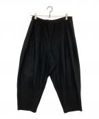 HOMME PLISSE ISSEY MIYAKEオム プリッセ イッセイ ミヤケ）の古着「BASIC pleated tapered pants」｜ブラック