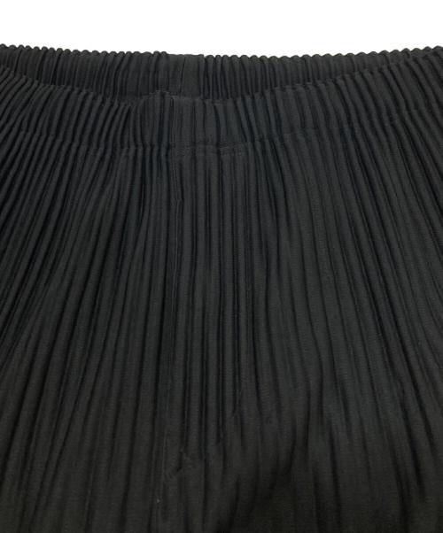 HOMME PLISSE ISSEY MIYAKE（オム プリッセ イッセイ ミヤケ）HOMME PLISSE ISSEY MIYAKE (オム プリッセ イッセイ ミヤケ) BASIC pleated tapered pants ブラック サイズ:3の古着・服飾アイテム