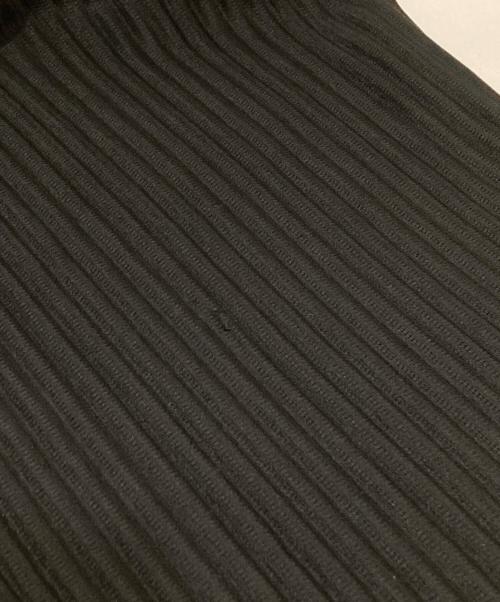 HOMME PLISSE ISSEY MIYAKE（オム プリッセ イッセイ ミヤケ）HOMME PLISSE ISSEY MIYAKE (オム プリッセ イッセイ ミヤケ) プリーツテーパードパンツ ブラック サイズ:3の古着・服飾アイテム