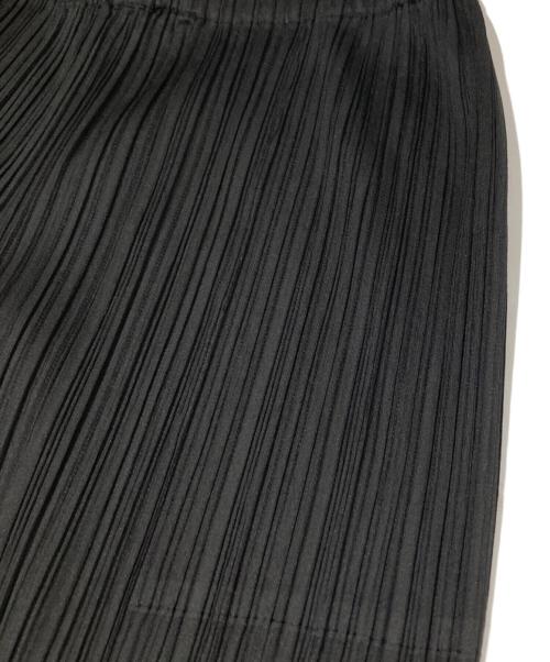 PLEATS PLEASE（プリーツプリーズ）PLEATS PLEASE (プリーツプリーズ) プリーツパンツ　PLEATS PANTS BM50H812LL ブラック サイズ:2の古着・服飾アイテム
