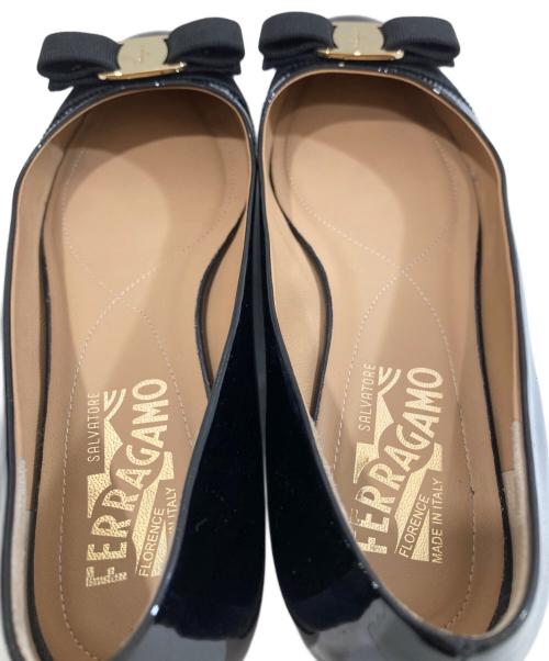 Salvatore Ferragamo（サルヴァトーレ フェラガモ）Salvatore Ferragamo (サルヴァトーレ フェラガモ) ヴァリナ リボンフラットパンプス ブラック サイズ:6の古着・服飾アイテム