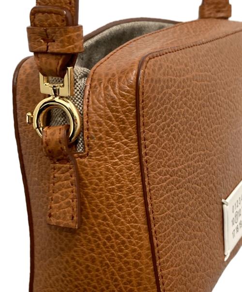Maison Margiela（メゾンマルジェラ）Maison Margiela (メゾンマルジェラ) ミディアム カメラバッグ SB1WG0010 P4348 ブラウンの古着・服飾アイテム
