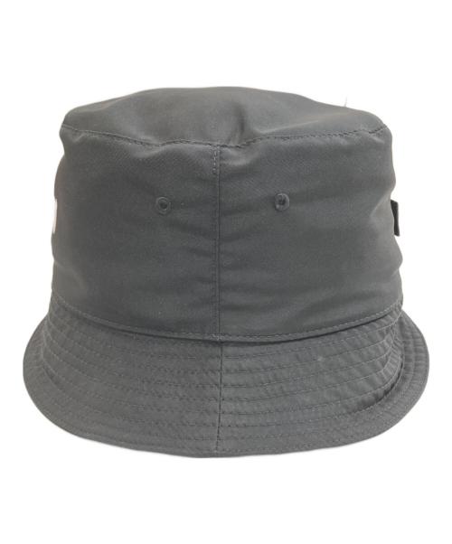 ALEXANDER McQUEEN（アレキサンダーマックイーン）ALEXANDER McQUEEN (アレキサンダーマックイーン) グラフィティ ロゴ バケット ハット ブラック サイズ:Mの古着・服飾アイテム