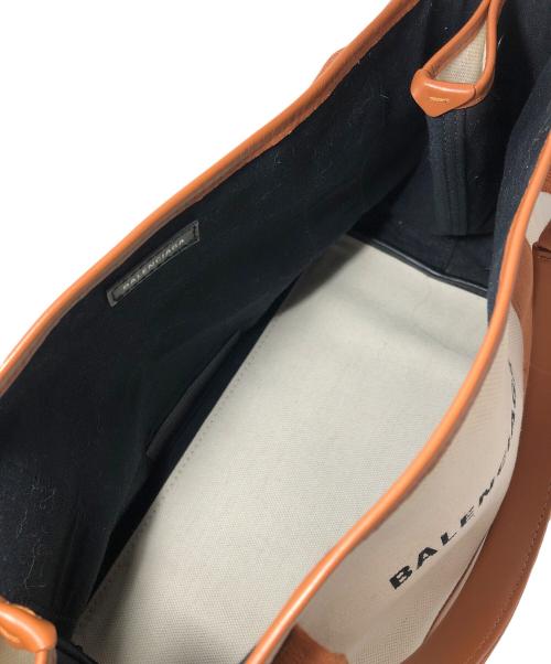 BALENCIAGA（バレンシアガ）BALENCIAGA (バレンシアガ) ネイビーカバスS ベージュの古着・服飾アイテム