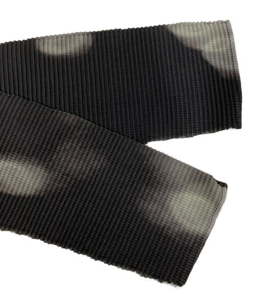 me ISSEY MIYAKE（ミーイッセイ ミヤケ）me ISSEY MIYAKE (ミーイッセイ ミヤケ) プリーツジャケット ブラック サイズ:-の古着・服飾アイテム