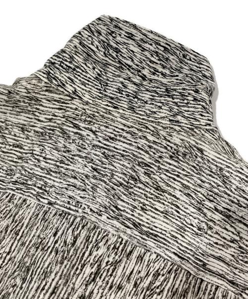 ISSEY MIYAKE MEN（イッセイミヤケメン）ISSEY MIYAKE MEN (イッセイミヤケメン) 総柄半袖シャツ ME53FJ035 ホワイト×ブラック サイズ:2の古着・服飾アイテム