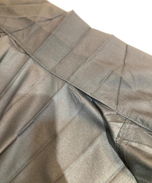 HOMME PLISSE ISSEY MIYAKE（オム プリッセ イッセイ ミヤケ）HOMME PLISSE ISSEY MIYAKE (オム プリッセ イッセイ ミヤケ) プリーツ ショートスリーブシャツ　HO128ラスト ブラック サイズ:2の古着・服飾アイテム