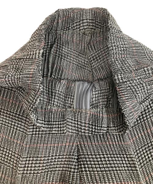 HOMME PLISSE ISSEY MIYAKE（オム プリッセ イッセイ ミヤケ）HOMME PLISSE ISSEY MIYAKE (オム プリッセ イッセイ ミヤケ) チェック プリーツパンツ グレー サイズ:2の古着・服飾アイテム