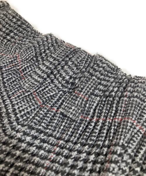 HOMME PLISSE ISSEY MIYAKE（オム プリッセ イッセイ ミヤケ）HOMME PLISSE ISSEY MIYAKE (オム プリッセ イッセイ ミヤケ) チェック プリーツパンツ グレー サイズ:2の古着・服飾アイテム