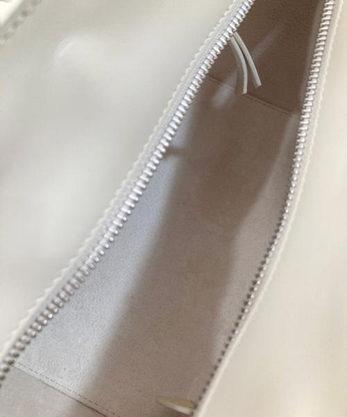 Maison Margiela（メゾンマルジェラ）Maison Margiela (メゾンマルジェラ) SNATCHED TOTE スナッチドトート SB3WD0008 アイボリーの古着・服飾アイテム