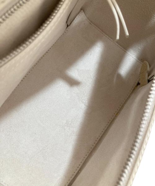 Maison Margiela（メゾンマルジェラ）Maison Margiela (メゾンマルジェラ) SNATCHED TOTE スナッチドトート SB3WD0008 アイボリーの古着・服飾アイテム