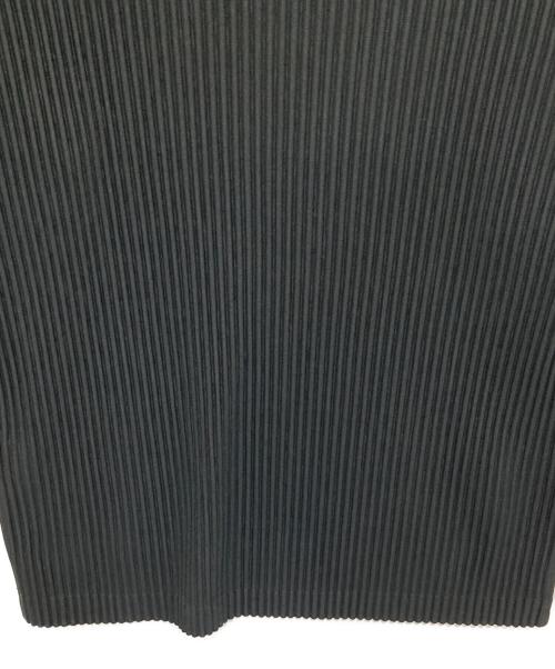 HOMME PLISSE ISSEY MIYAKE（オム プリッセ イッセイ ミヤケ）HOMME PLISSE ISSEY MIYAKE (オム プリッセ イッセイ ミヤケ) モックネックプリーツプルオーバートップス ブラック サイズ:3の古着・服飾アイテム