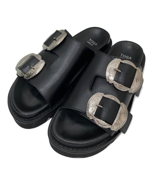TOGA VIRILIS（トーガ ビリリース）TOGA VIRILIS (トーガ ビリリース) CONCHO BUCKLE SANDALS コンチョバックルサンダル ブラック サイズ:42の古着・服飾アイテム