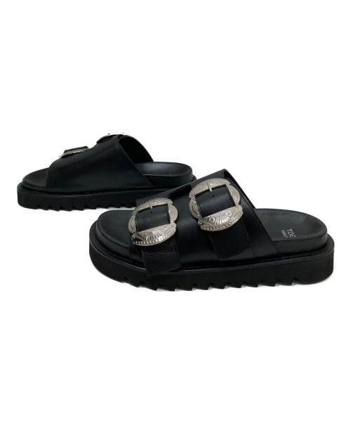 TOGA VIRILIS（トーガ ビリリース）TOGA VIRILIS (トーガ ビリリース) CONCHO BUCKLE SANDALS コンチョバックルサンダル ブラック サイズ:42の古着・服飾アイテム