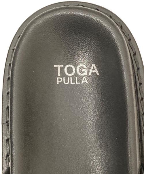 TOGA PULLA（トーガ プルラ）TOGA PULLA (トーガ プルラ) サイドコンチョサンダル ブラック サイズ:37の古着・服飾アイテム