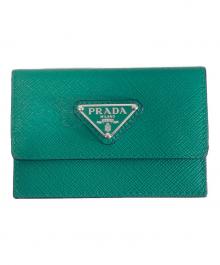 PRADA（プラダ）の古着「サフィアーノ トライアングルロゴ カードケース　2MF028」｜グリーン