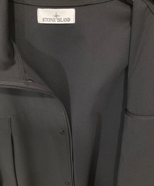 STONE ISLAND（ストーンアイランド）STONE ISLAND (ストーンアイランド) Light Soft Shell フーデッドジャケット　ライトソフトシェル　801540227 V0029 ブラック サイズ:Mの古着・服飾アイテム