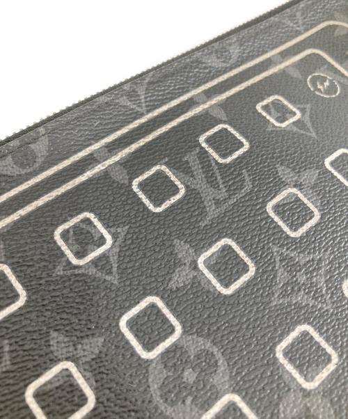 LOUIS VUITTON（ルイ ヴィトン）LOUIS VUITTON (ルイ ヴィトン) FRAGMENT DESIGN (フラグメントデザイン) チェーンポーチ　M64449 ブラックの古着・服飾アイテム