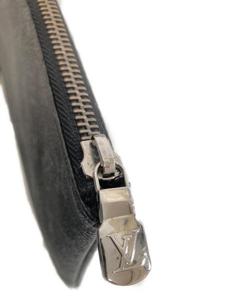 LOUIS VUITTON（ルイ ヴィトン）LOUIS VUITTON (ルイ ヴィトン) FRAGMENT DESIGN (フラグメントデザイン) チェーンポーチ　M64449 ブラックの古着・服飾アイテム