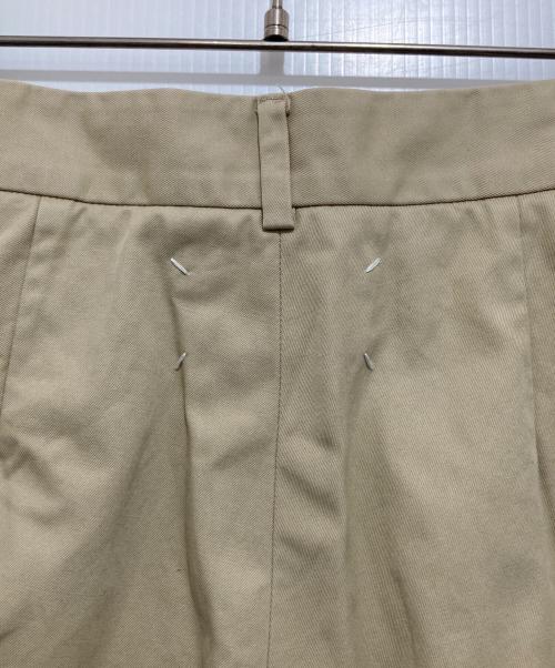 Maison Margiela（メゾンマルジェラ）Maison Margiela (メゾンマルジェラ) コットンショートパンツ S51MU0056 S52585 ベージュ サイズ:38の古着・服飾アイテム