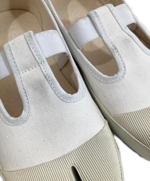 Maison Margiela（メゾンマルジェラ）Maison Margiela (メゾンマルジェラ) Tabi オン・ザ・デッキ　S39-WS0115 ベージュ サイズ:36の古着・服飾アイテム