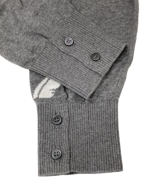 Thom Browne（トムブラウン）Thom Browne (トムブラウン) 25FW フェザー インターシャ リラックスフィット クルーネック プルオーバー MKA556A-Y3039055  グレー サイズ:２の古着・服飾アイテム