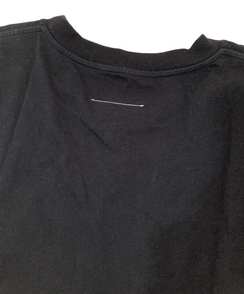 MM6 Maison Margiela（エムエムシックスメゾンマルジェラ）MM6 Maison Margiela (エムエムシックスメゾンマルジェラ) ロゴラベル ショート丈半袖Tシャツ ブラック サイズ:Sの古着・服飾アイテム