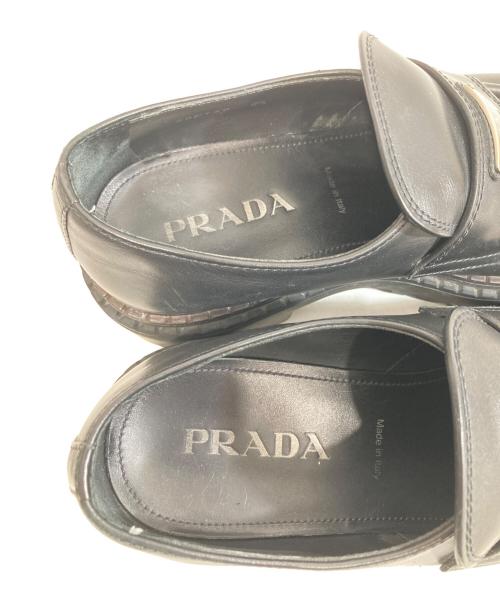 PRADA（プラダ）PRADA (プラダ) トライアングルロゴローファー　2DE148 ブラック サイズ:８　１/２の古着・服飾アイテム