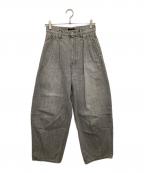 DRAWERドゥロワー）の古着「WINTER1 ブラックデニムタックパンツ 6514-299-1478」｜グレー