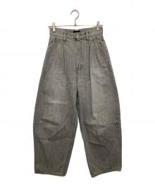 DRAWER（ドゥロワー）の古着「WINTER1 ブラックデニムタックパンツ 6514-299-1478」｜グレー