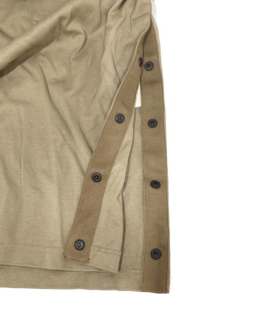 sacai（サカイ）sacai (サカイ) Sロゴ ポケット Tシャツ 23-03029M カーキ サイズ:２の古着・服飾アイテム