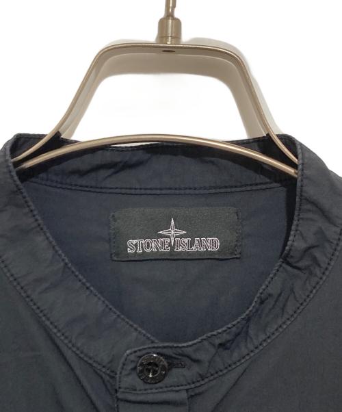 STONE ISLAND（ストーンアイランド）STONE ISLAND (ストーンアイランド) バンドカラープルオーバーシャツ　18SS Shadow Project　681910105 ブラック サイズ:Mの古着・服飾アイテム