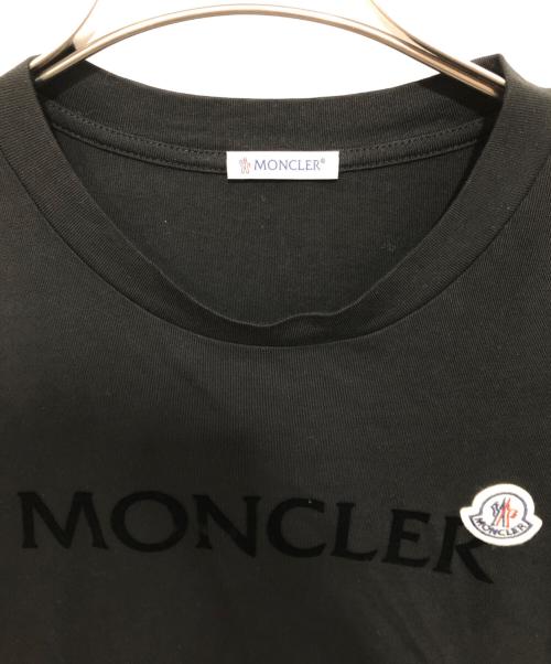 MONCLER（モンクレール）MONCLER (モンクレール) アインコンパッチ フロッキーロゴプリントTシャツ　K20918C00036 8390T ブラック サイズ:Lの古着・服飾アイテム