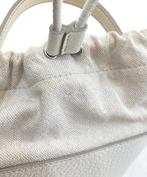 Maison Margiela（メゾンマルジェラ）Maison Margiela (メゾンマルジェラ) 5AC バケットバッグ　2WAYバッグ ホワイトの古着・服飾アイテム
