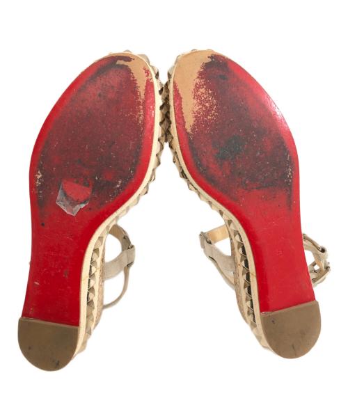 Christian Louboutin（クリスチャン・ルブタン）Christian Louboutin (クリスチャン・ルブタン) ウェッジソールサンダル アイボリー サイズ:39の古着・服飾アイテム
